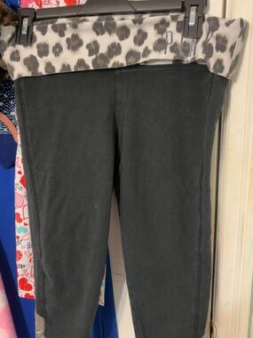 PINK Victoria's Secret Black Leggings with Gray Leopard Waistband